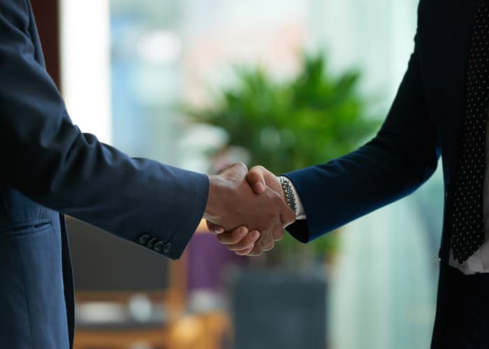 Practical Tips for Choosing a Cosmetic Manufacturing Partner