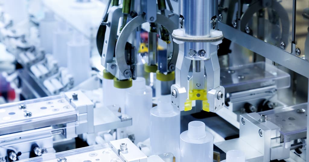 Private Label vs. White Label Cosmetics: What Every Brand Must Know